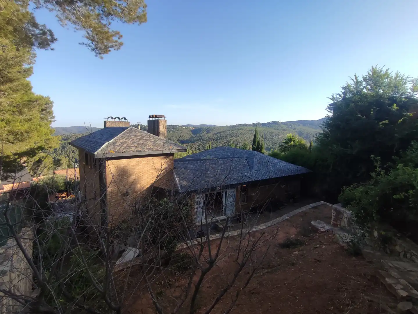 Vista exterior de Casa o xalet en venda en Pallejà amb Aire condicionat, Calefacció i Jardí privat