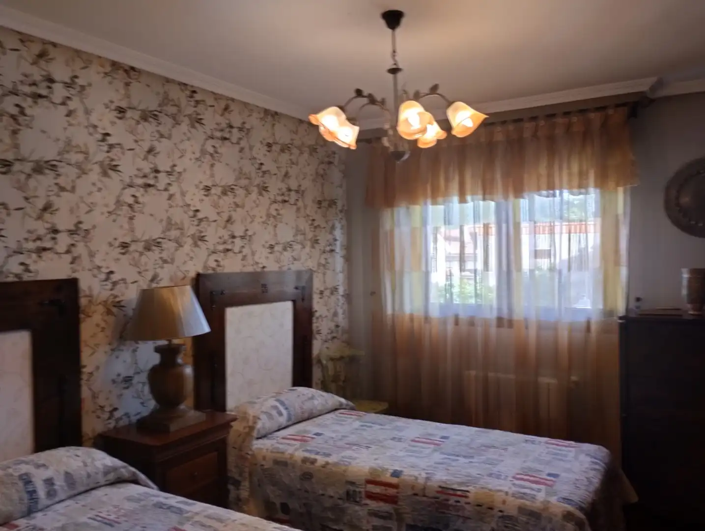 Casa aparellada amb terrassa en venda a Barrio Villasomera 3, imagen 9