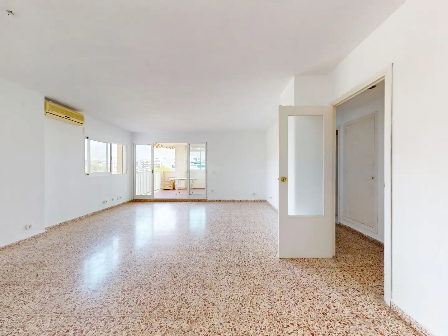 Sala d'estar de Pis en venda en Alicante / Alacant amb Aire condicionat, Calefacció i Terrassa