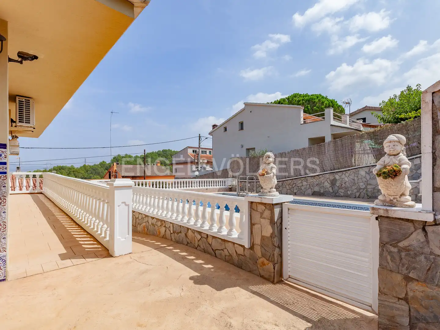 Vista exterior de Casa o chalet en venta en Terrassa con Aire acondicionado, Calefacción y Terraza