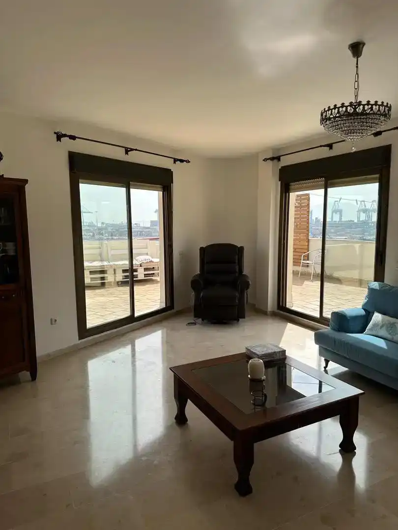 Sala d'estar de Àtic en venda en Algeciras amb Aire condicionat