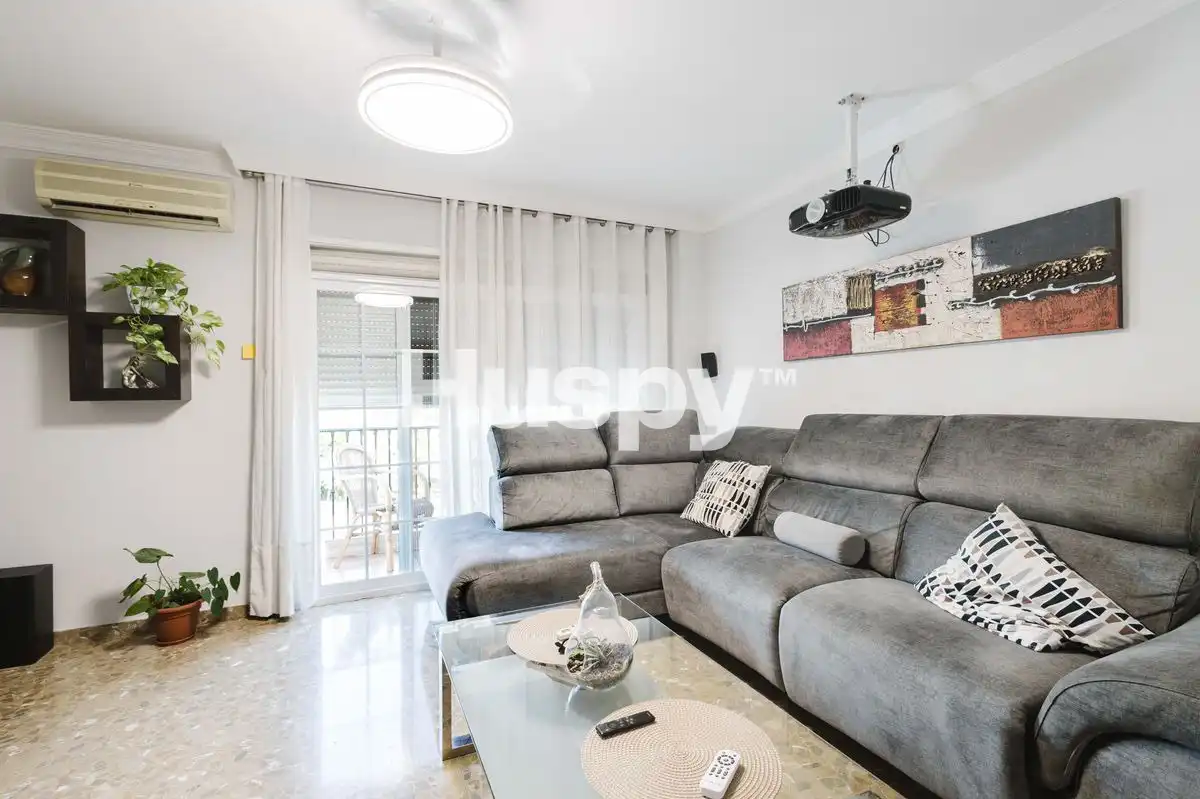 Sala de estar de Dúplex en venta en Marbella con Aire acondicionado, Calefacción y Terraza