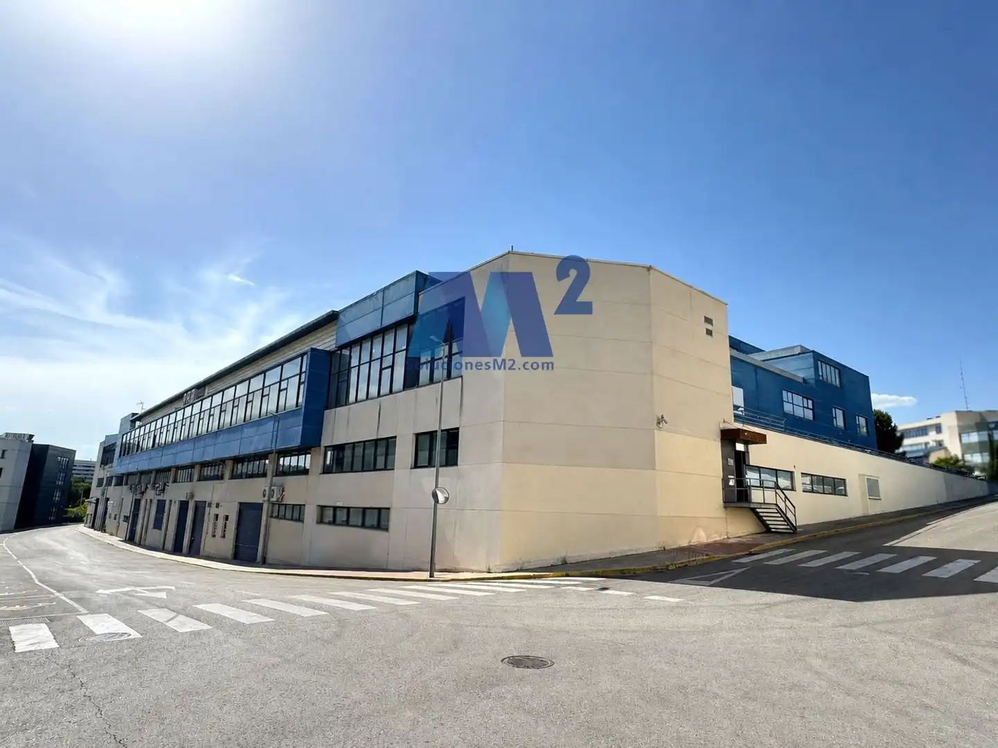 Vista exterior de Nave industrial en venta en Alcobendas