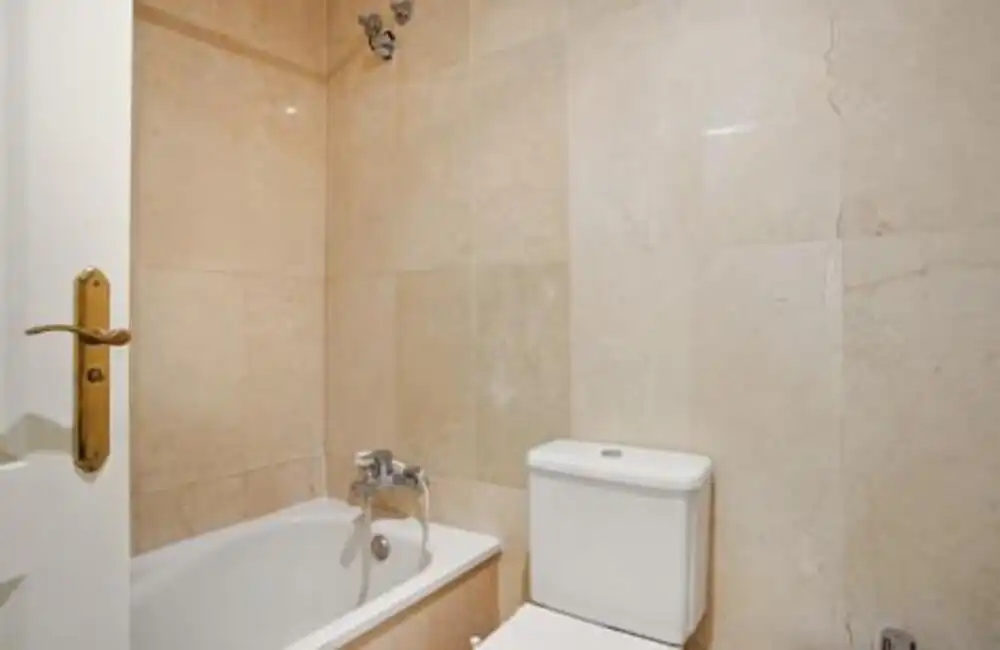 Baño de Planta baja en venta en Marbella con Aire acondicionado, Terraza y Piscina