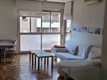 Flat with lift to rent in Calle Tomás Bretón