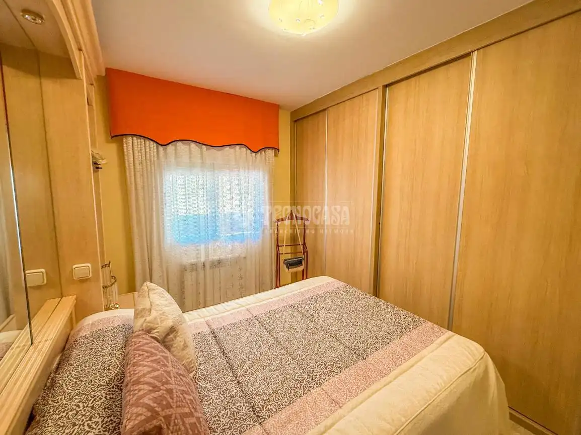 Bedroom of Flat for sale in Parla  with Air Conditioner, Heating and Terrace