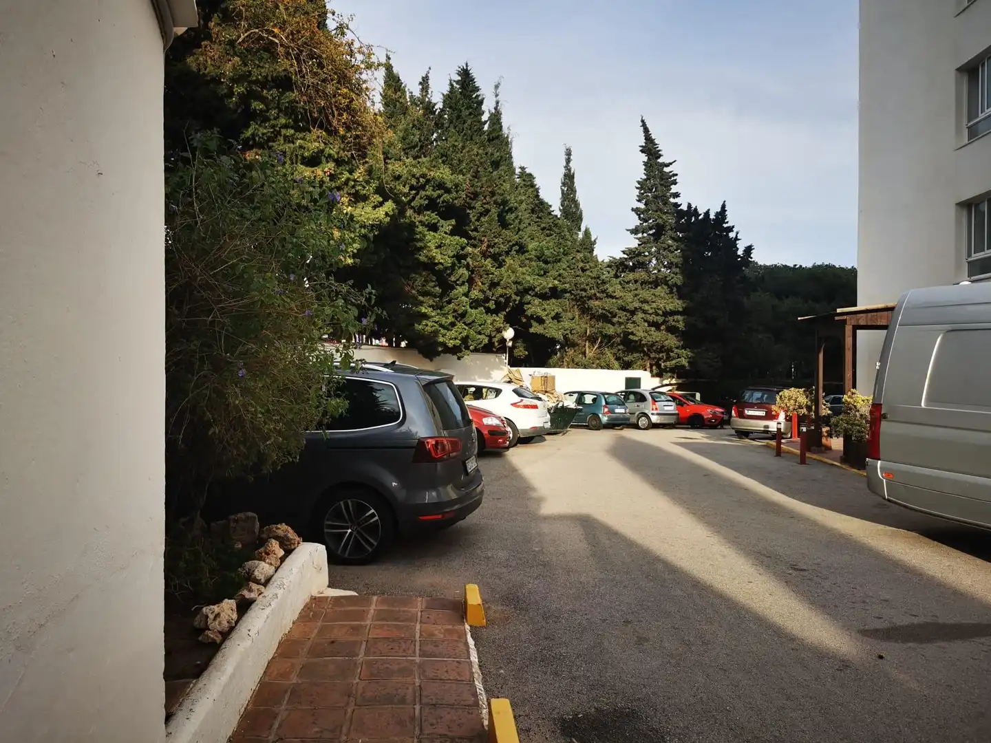 Aparcament de Estudi en venda en Marbella amb Aire condicionat, Jardí privat i Moblat