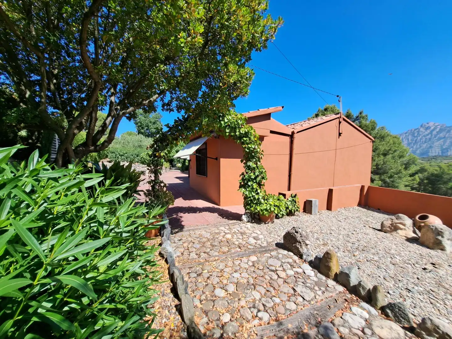 Vista exterior de Casa o chalet en venta en Els Hostalets de Pierola con Calefacción, Jardín privado y Trastero