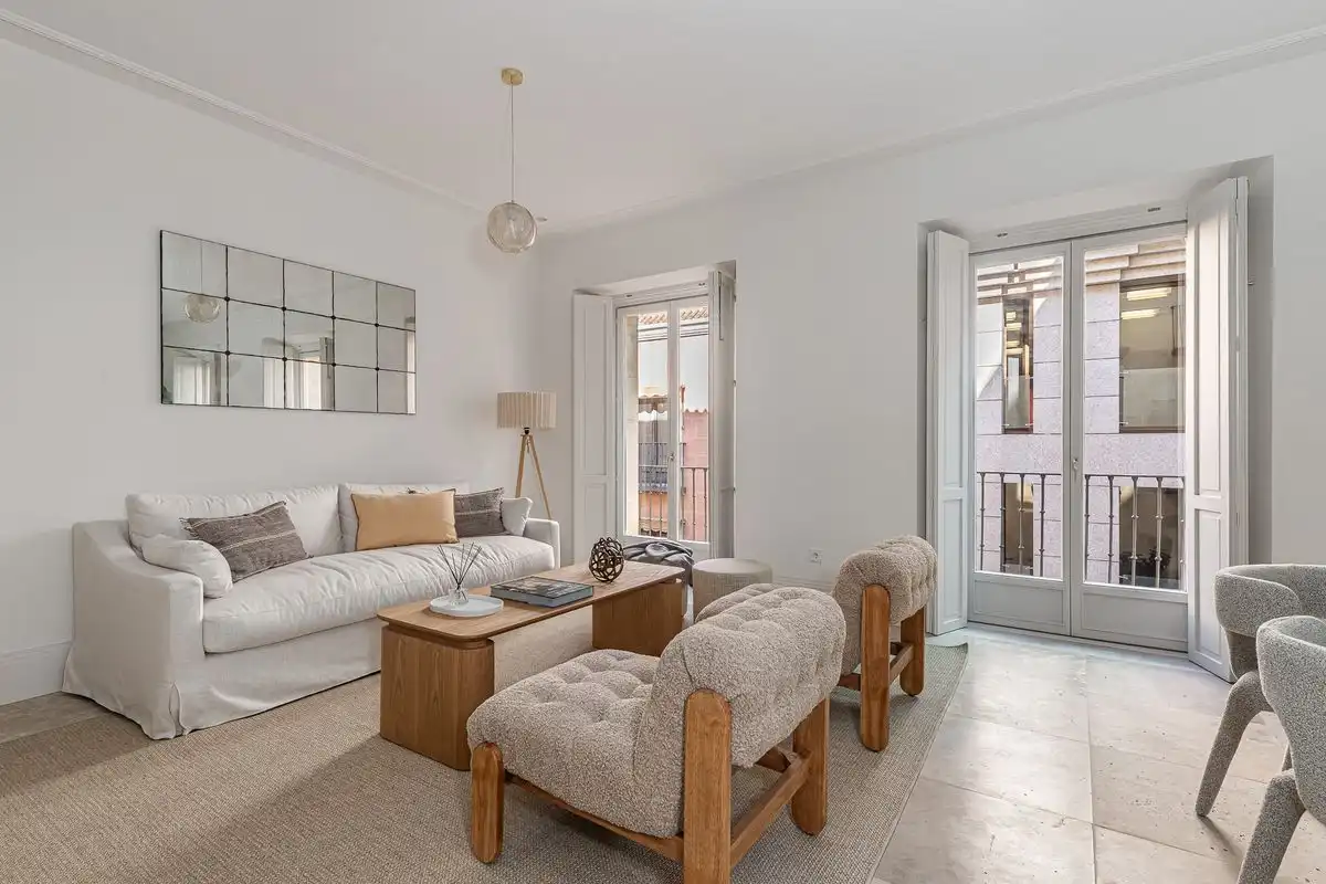 Flat with lift for sale in C. de Noblejas