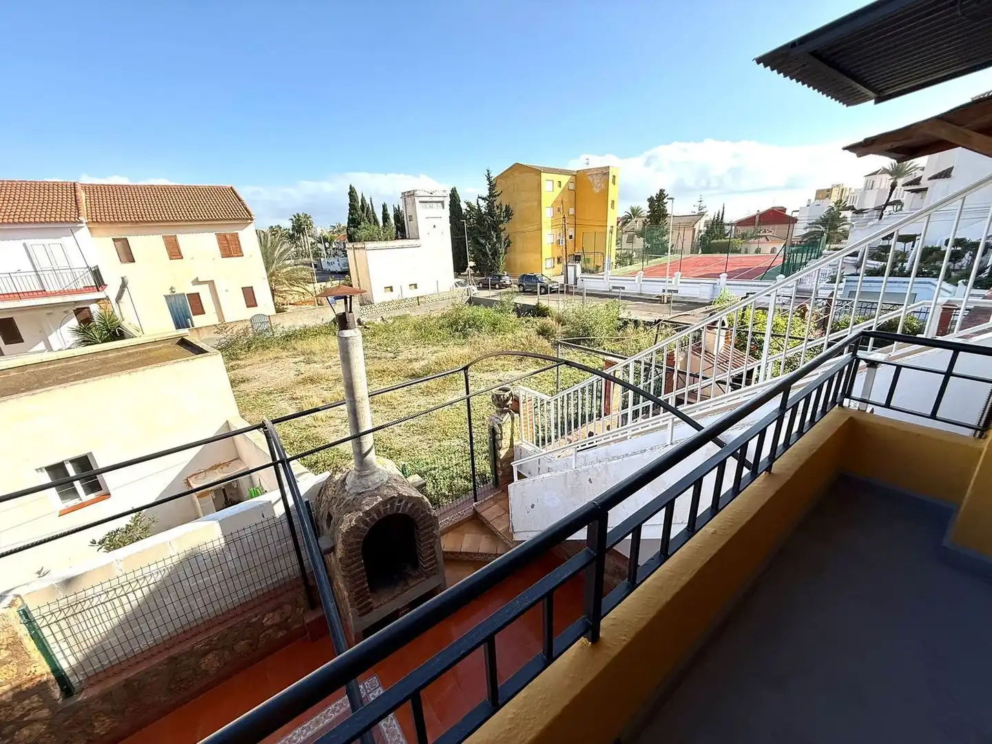 Außenansicht von Einfamilien-Reihenhaus zum Verkauf in Pulpí mit Heizung, Terrasse und Abstellraum