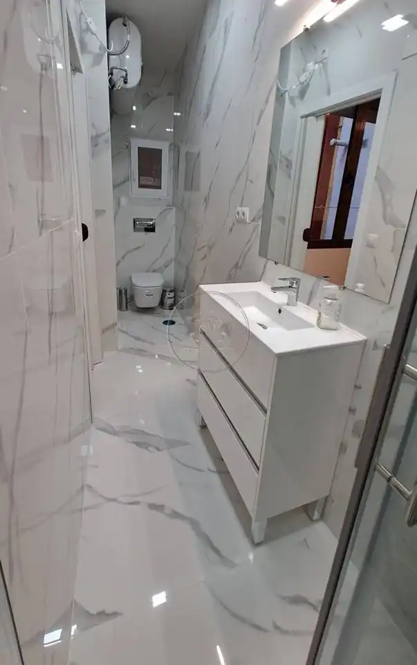 Baño de Estudio de alquiler en Madrid con Calefacción y Amueblado