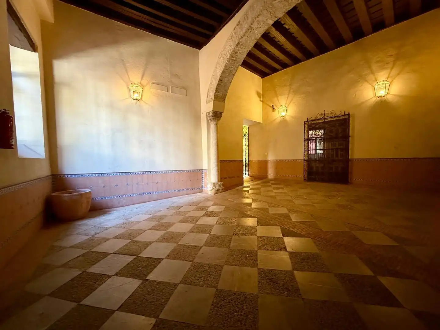 Flat for rent in Sevilla  with Air Conditioner, Heating and Furnished