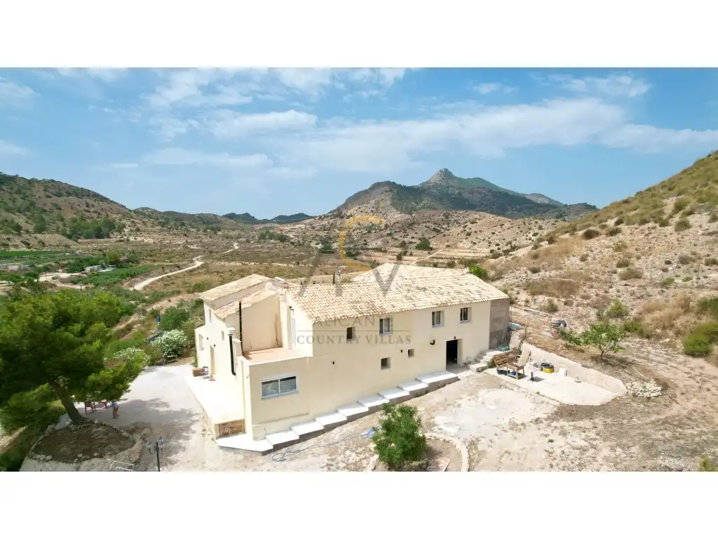 Casa rustica con piscina in vendita a Poligono Poligono 23