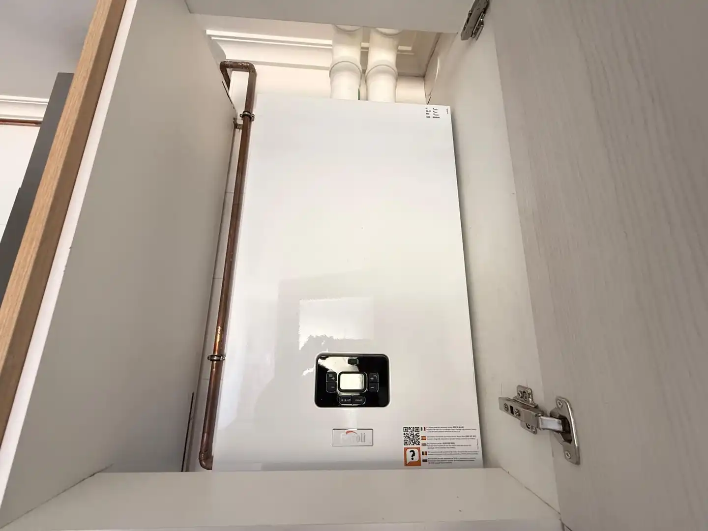 Bathroom of Flat for sale in Valencia de Don Juan  with Heating and Terrace