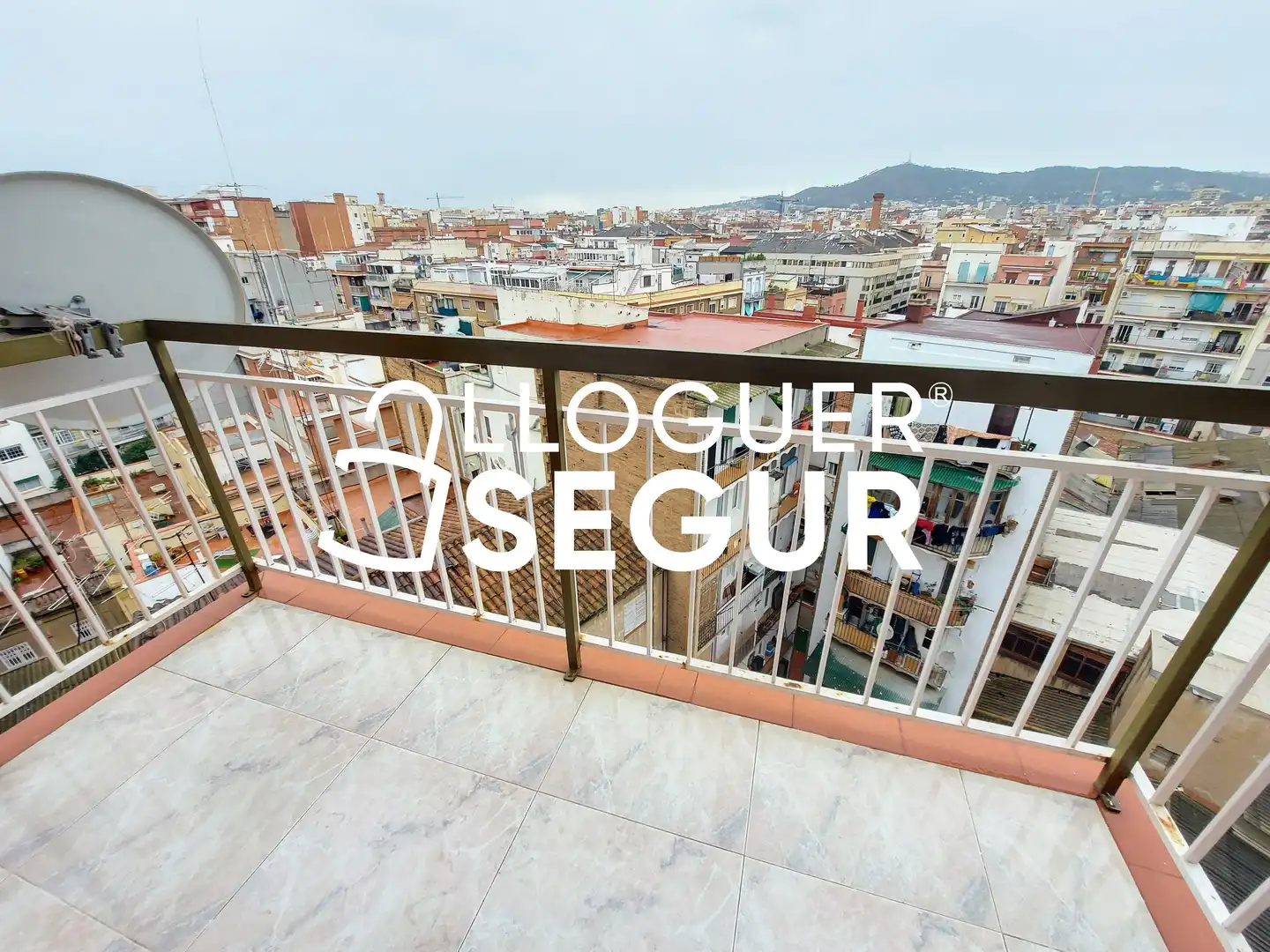 Piso de alquiler en Antoni de Capmany, Sants-Badal