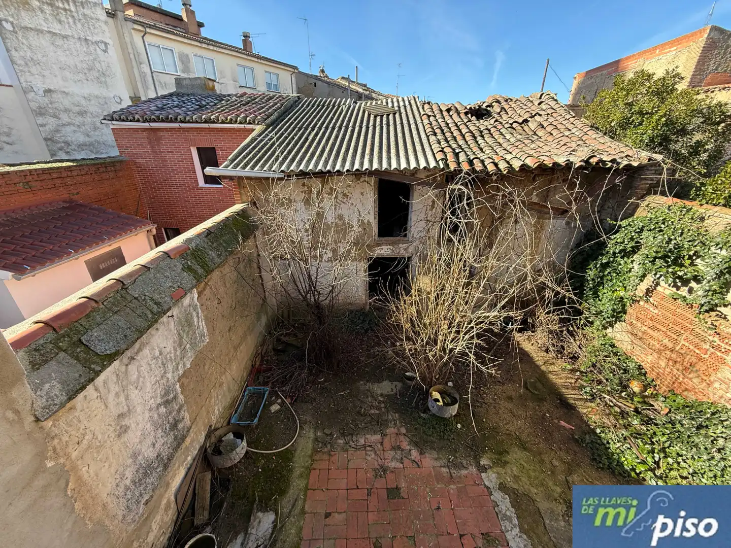 Jardín de Casa o chalet en venta en Nava del Rey con Calefacción, Jardín privado y Terraza