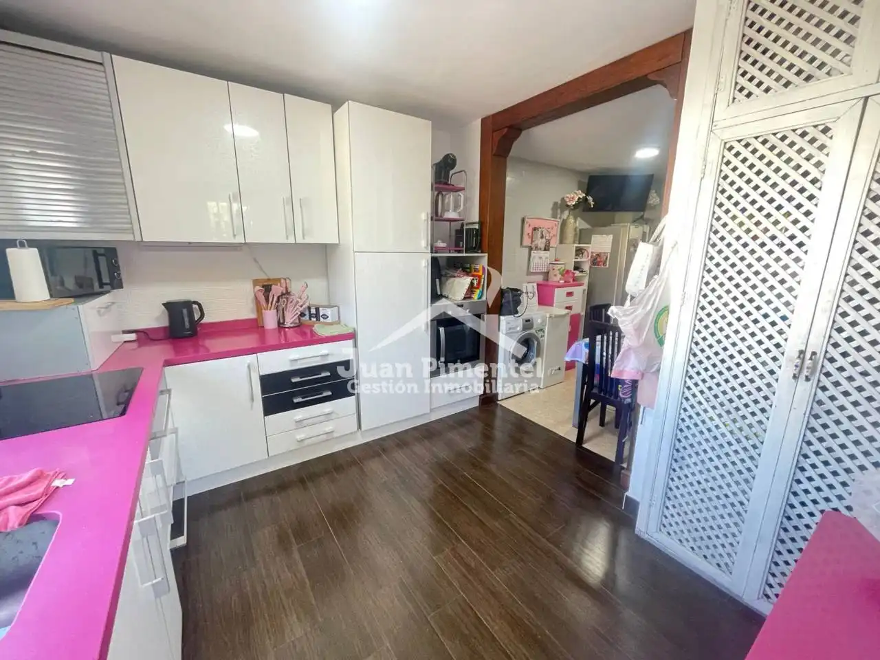 Cuina de Casa adosada en venda en Estepona amb Aire condicionat, Jardí privat i Terrassa