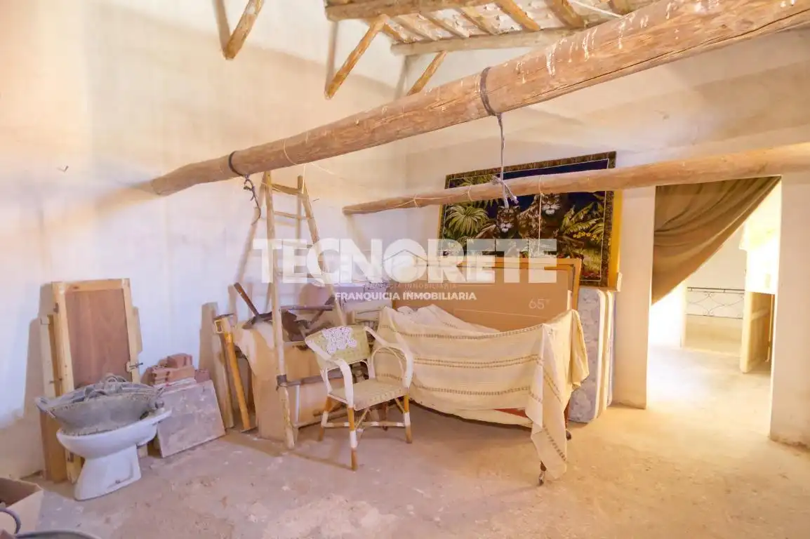 Casa adosada en venta en Consuegra con Jardín privado
