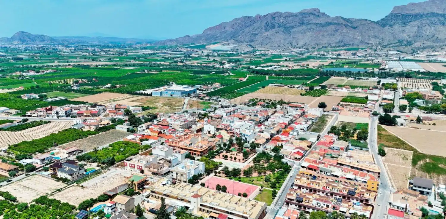 Vista exterior de Casa adosada en venda en Orihuela amb Terrassa
