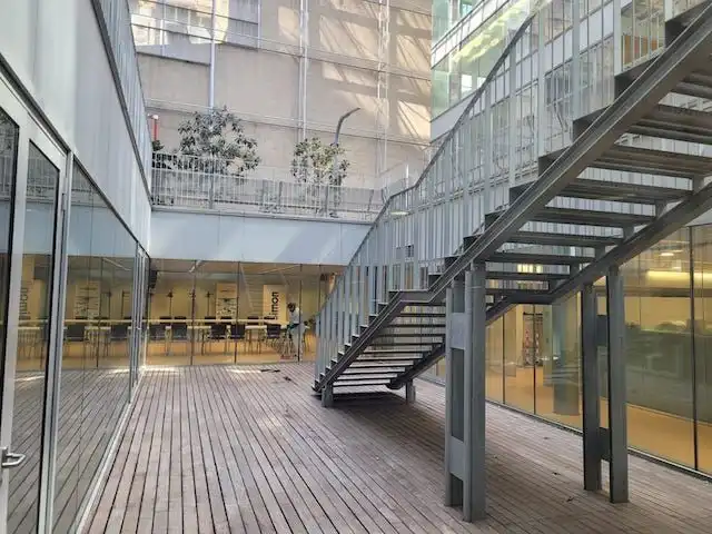 Büro zur Miete in Barcelona mit Klimaanlage, Heizung und Terrasse