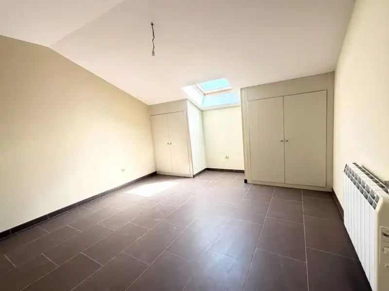 Ático en venta en Villacastín con Calefacción, Jardín privado y Terraza