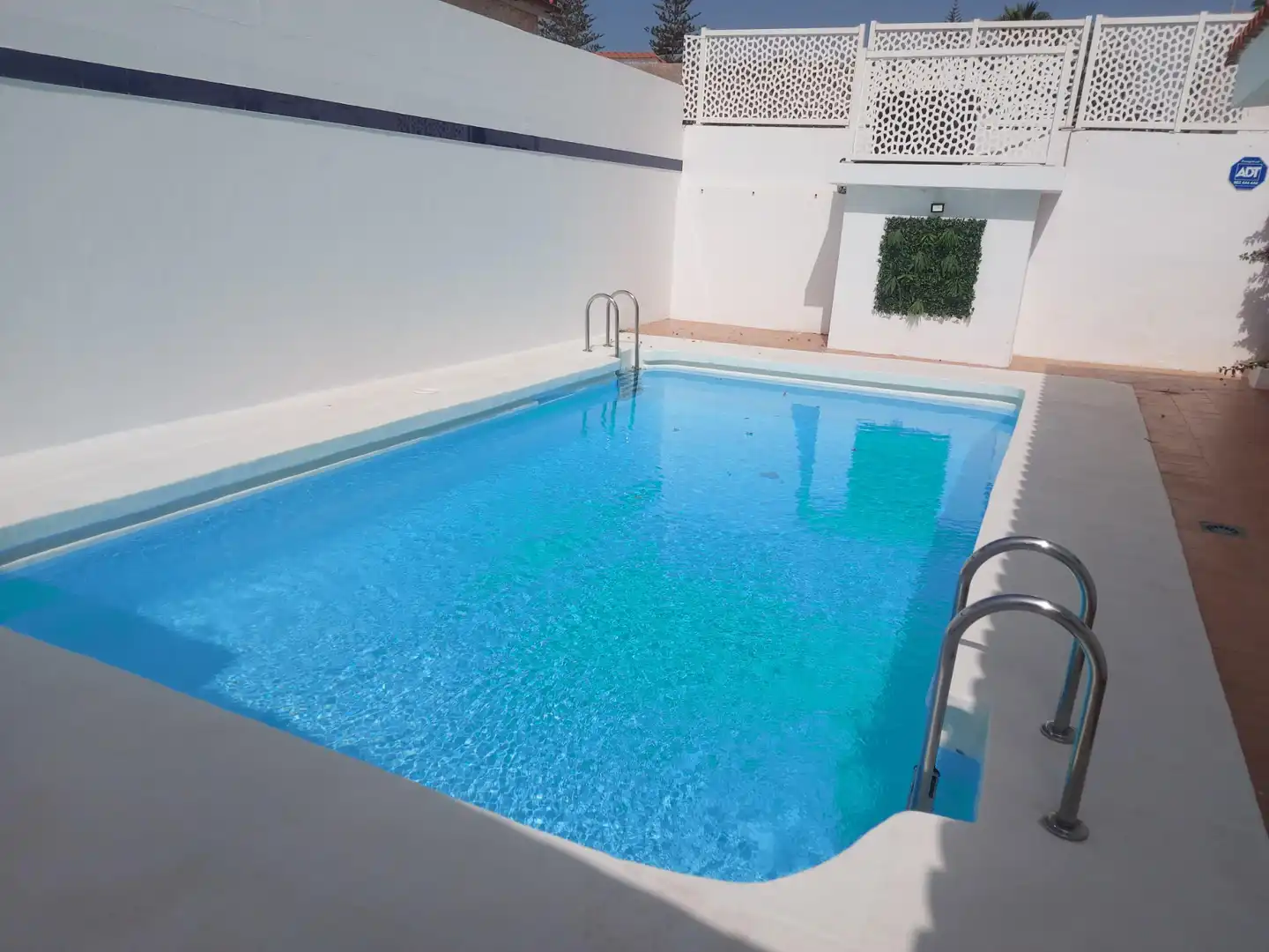 Piscina de Casa adosada de lloguer en San Bartolomé de Tirajana amb Aire condicionat, Jardí privat i Terrassa