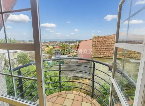 Terraza de Casa o chalet en venta en Vigo  con Calefacción, Jardín privado y Trastero