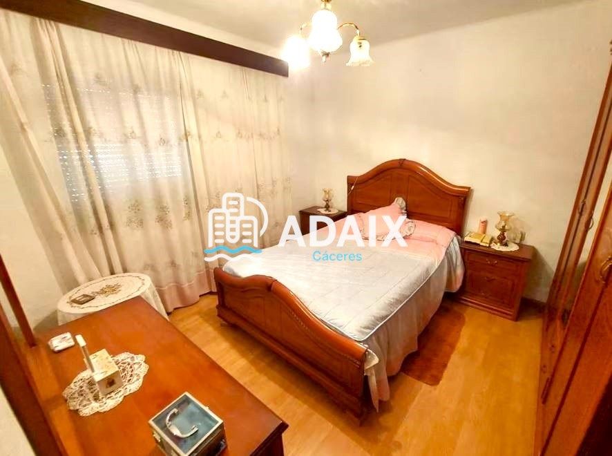 Dormitori de Pis en venda en Cáceres Capital amb Aire condicionat i Terrassa