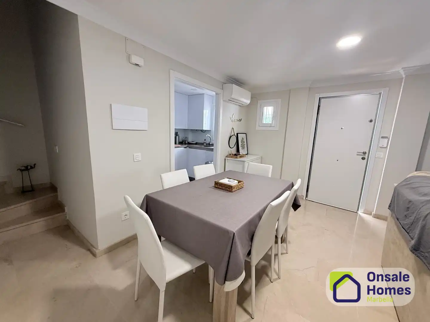 Comedor de Casa adosada de alquiler con opción a compra en Marbella con Terraza, Amueblado y Piscina comunitaria