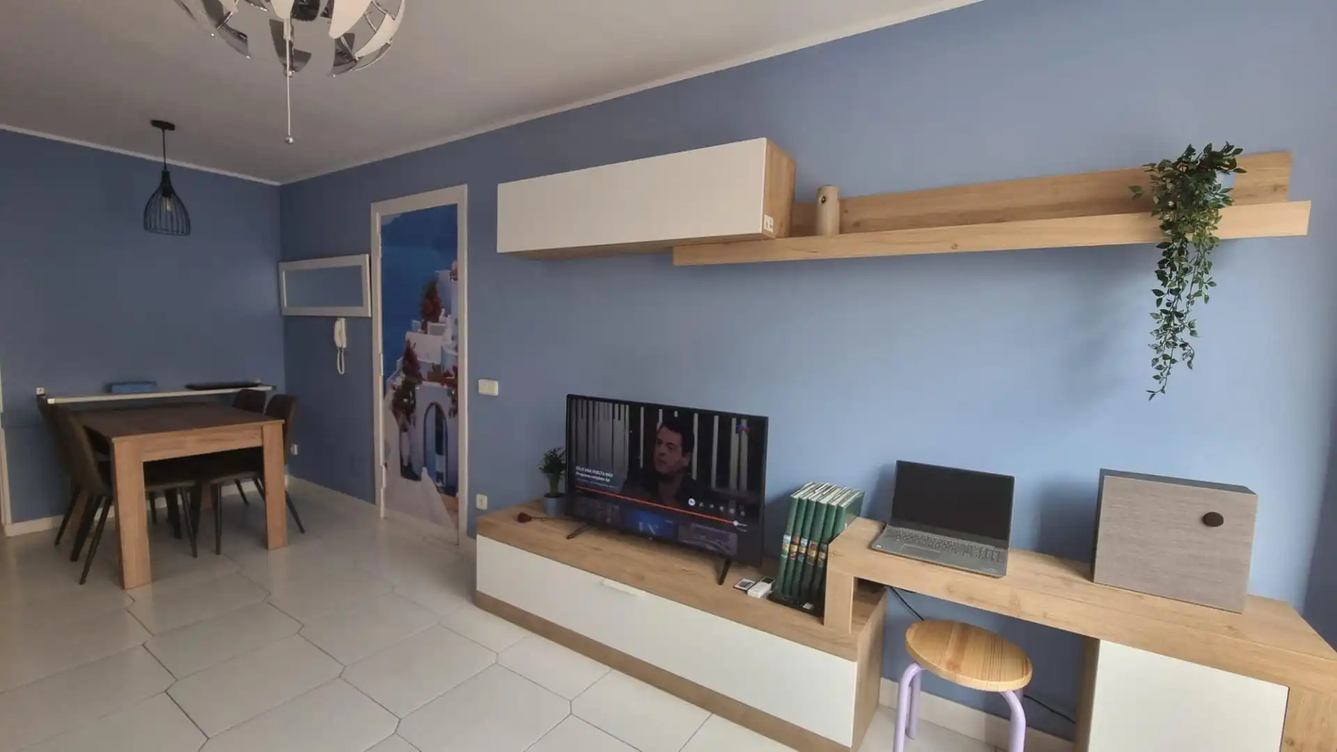 Sala d'estar de Apartament de lloguer en Sant Pere de Ribes amb Moblat, Microones i TV