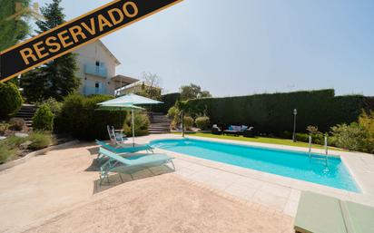 Swimming pool of House or chalet for sale in Torrelodones  with Air Conditioner, Terrace and Swimming Pool