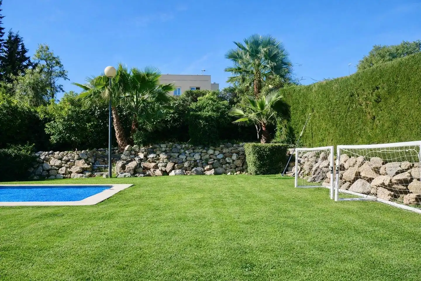 Jardí de Casa o xalet en venda en Tomares amb Aire condicionat, Jardí privat i Parquet
