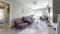 Living room of Flat for sale in Parla  with Air Conditioner and Terrace