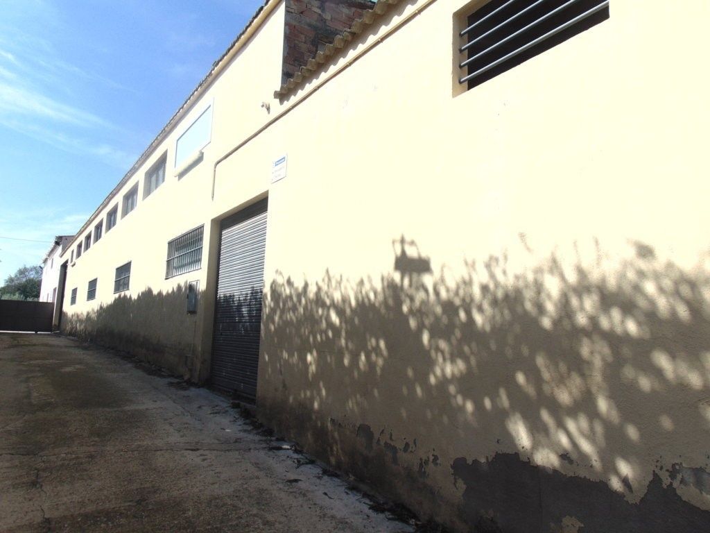 Außenansicht von Fabrikhallen miete in Sant Martí Sarroca