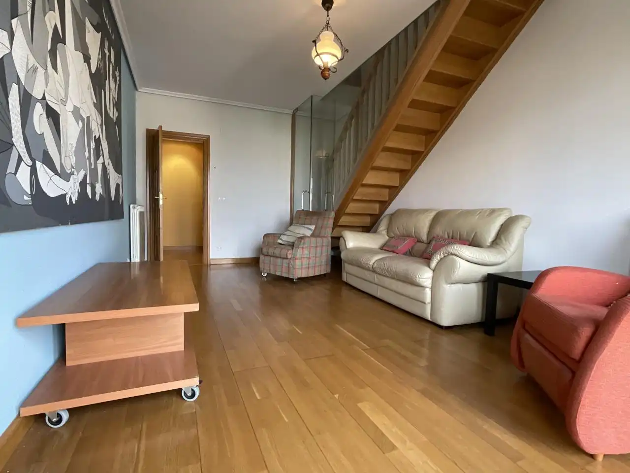 Sala d'estar de Dúplex en venda en Santo Domingo de la Calzada amb Calefacció, Parquet i Terrassa