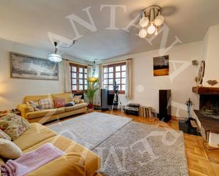 Sala d'estar de Casa o xalet en venda en Naut Aran amb Calefacció, Jardí privat i Parquet