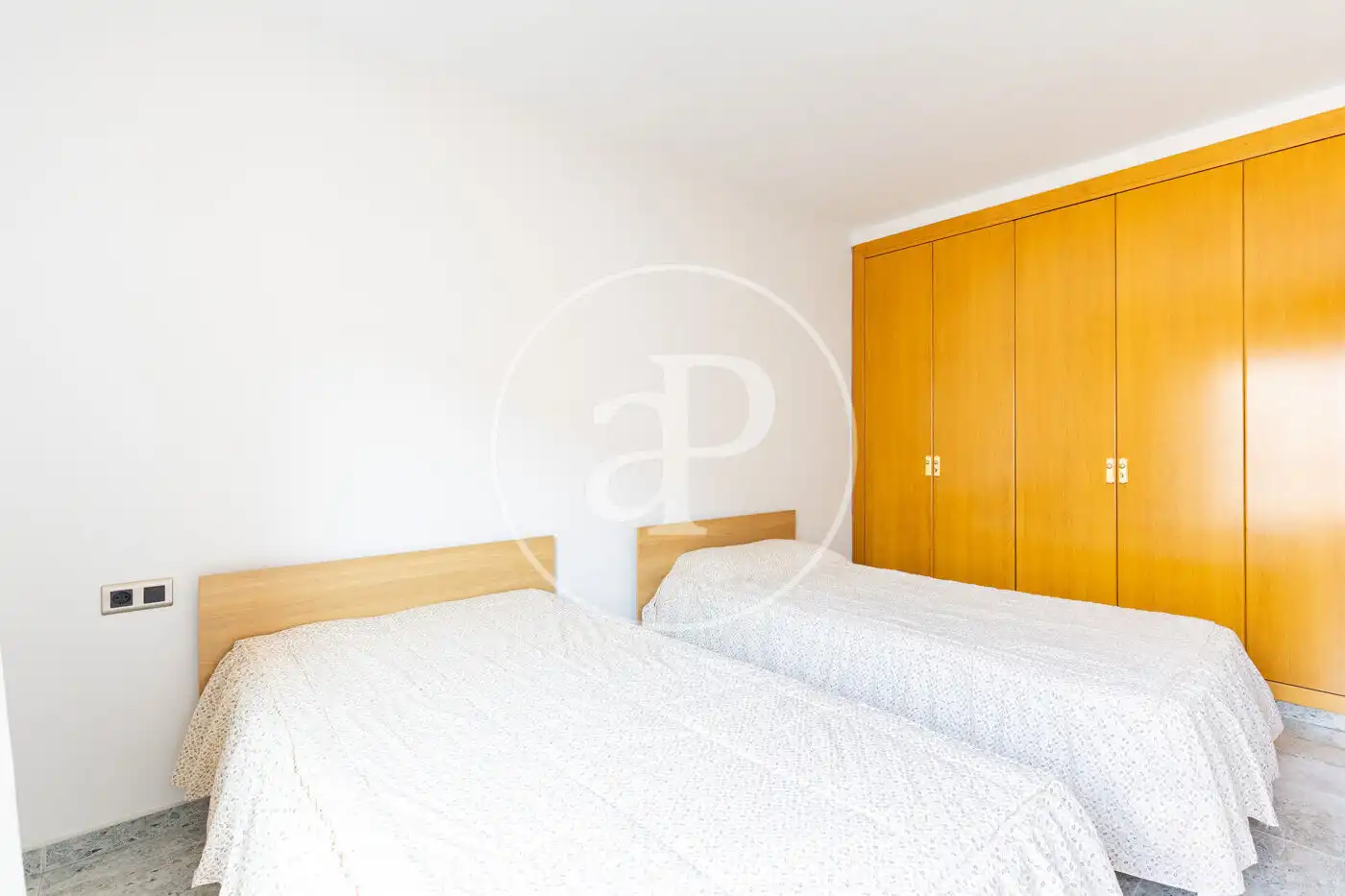 Dormitori de Casa adosada en venda en Rubí amb Aire condicionat, Calefacció i Terrassa