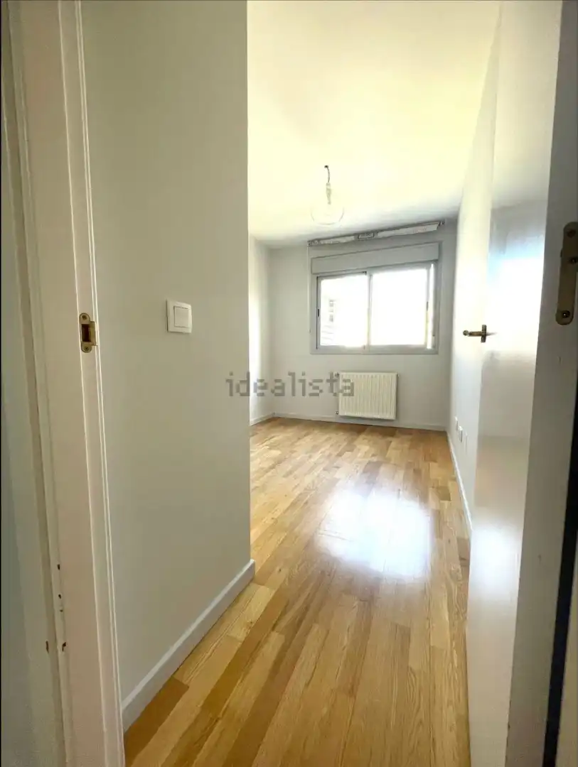 Bedroom of Flat for rent in Madrid  with Air Conditioner, Heating and Private garden