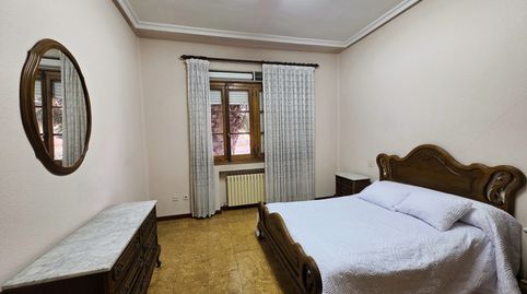 Foto 4 de Casa adosada en venta en El Berrón - Avda. de Langreo, 27, El Berrón - La Carrera, Siero