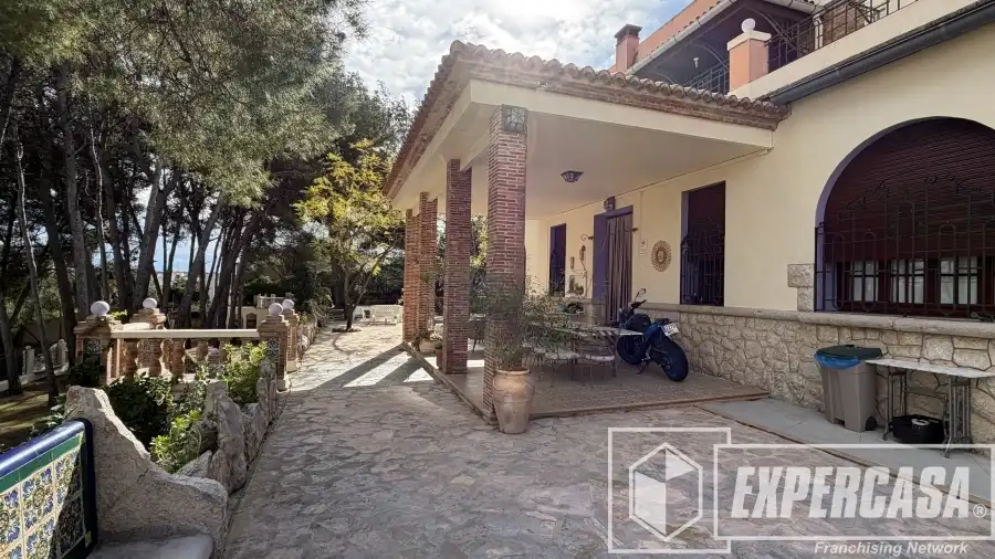 Vista exterior de Finca rústica en venda en Buñol amb Aire condicionat, Calefacció i Terrassa