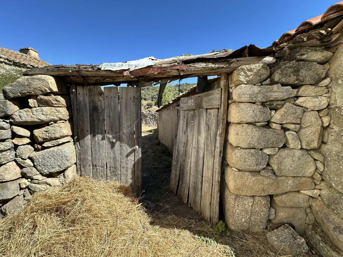 Vista exterior de Casa o xalet en venda en Poveda, Ávila