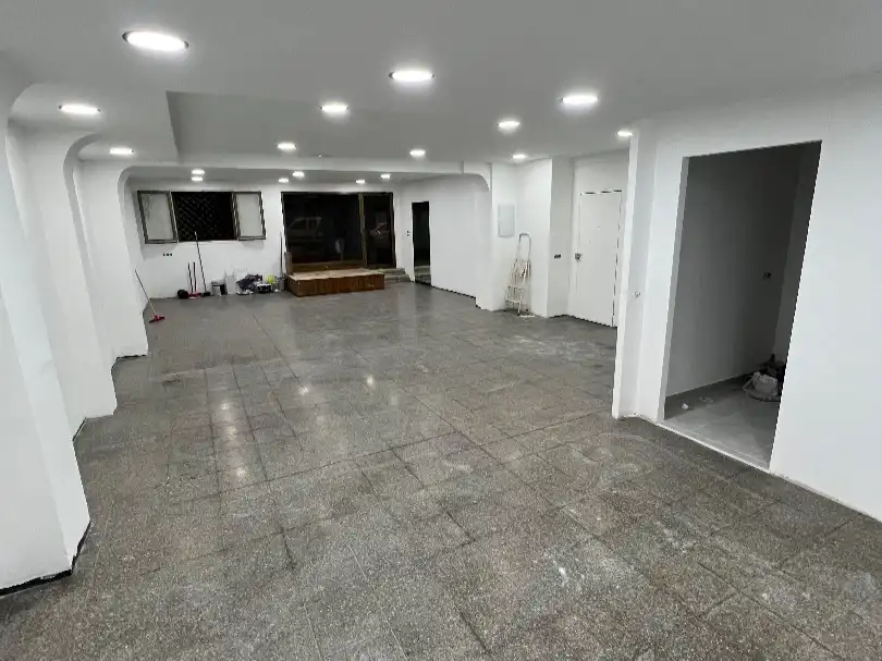 Business premises for sale in Avenida Pau casals 33, imagen 3