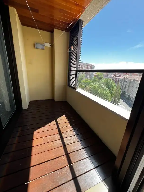 Terraza de Piso en venta en Vitoria - Gasteiz con Calefacción, Parquet y Terraza