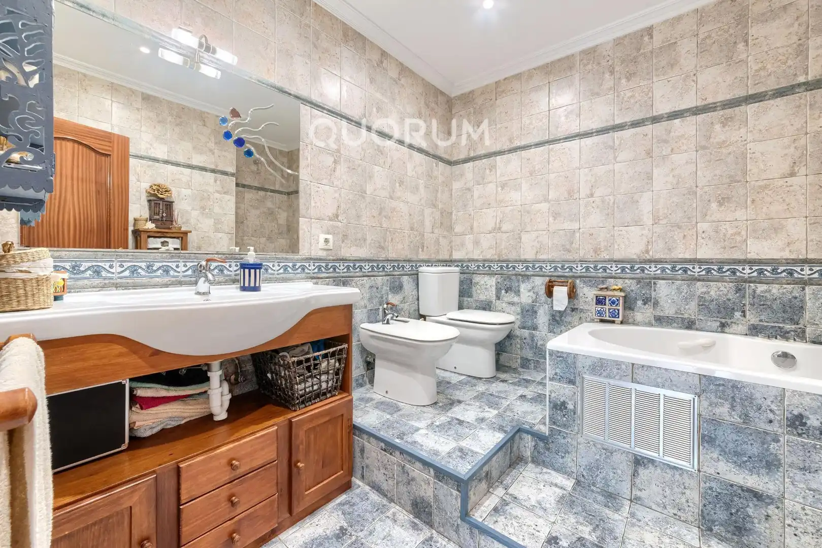 Baño de Piso en venta en Barakaldo  con Calefacción y Balcón
