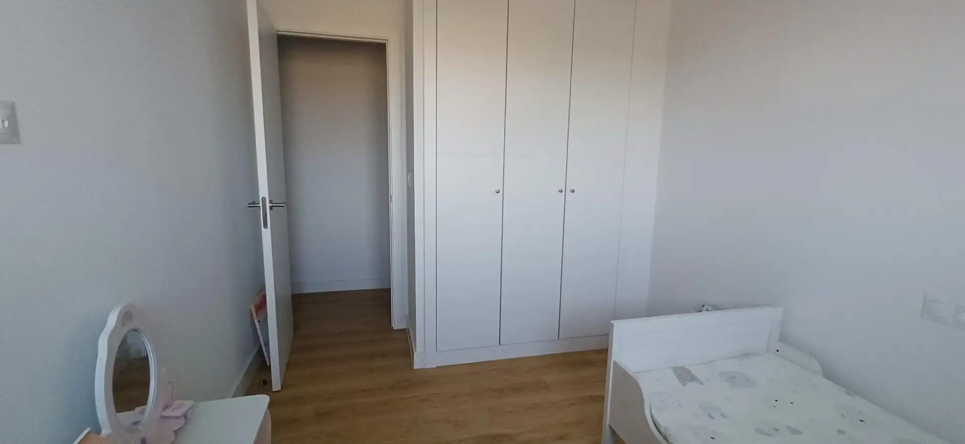 Dormitori de Pis en venda en Mairena del Aljarafe amb Aire condicionat, Calefacció i Parquet