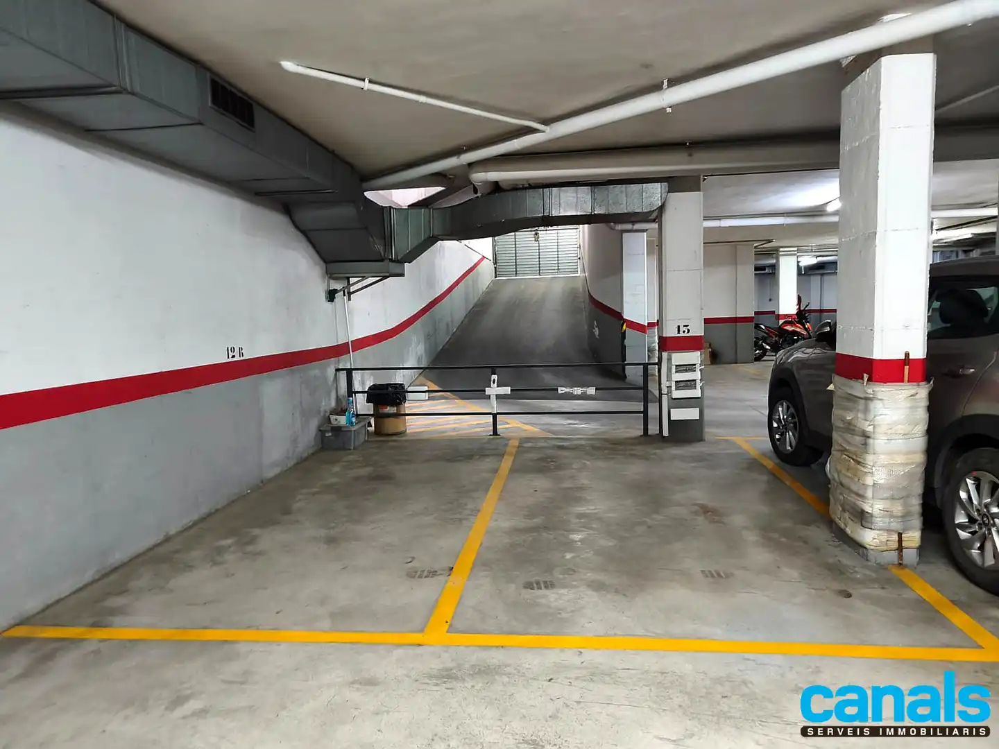Parking de Piso en venta en Cerdanyola del Vallès con Aire acondicionado, Calefacción y Parquet