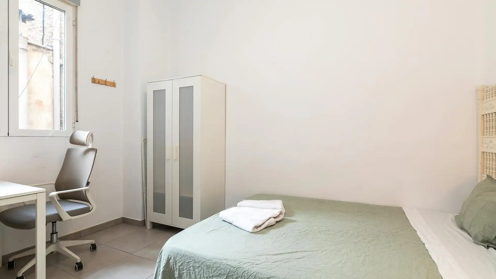 Habitación de Piso para compartir en  Valencia Capital con Lavadora