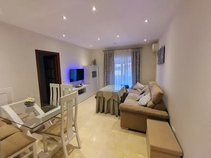 Living room of Flat for sale in Alcalá de Guadaira  with Air Conditioner, Heating and Private garden