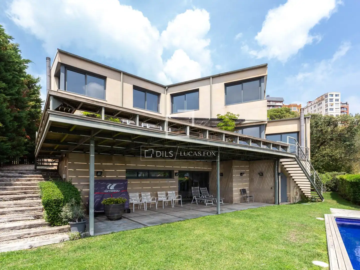 Vista exterior de Casa o chalet en venta en Barcelona con Terraza
