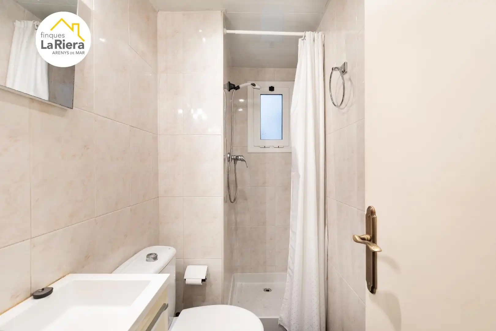 Badezimmer von Wohnung zum Verkauf in Arenys de Mar mit Klimaanlage, Terrasse und Alarm